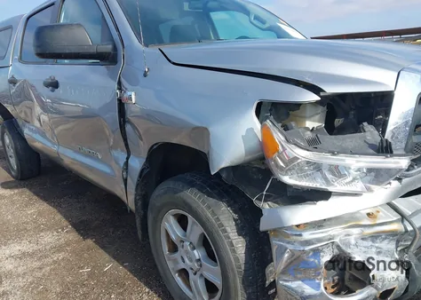 2011 Toyota Tundra Grade 5.7L V8 из США, поврежденный, VIN 5TFDW5F17BX194002